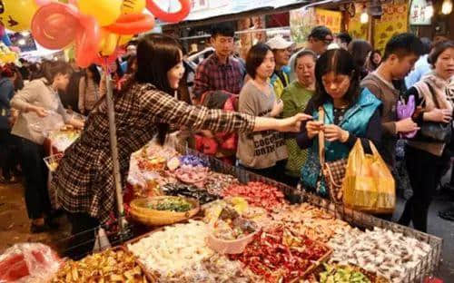 廣東人嘅新年，都系從辦年貨開始