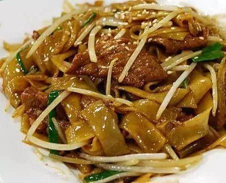 宵夜冇干炒牛河，點(diǎn)對(duì)得住辛苦嘅今日！