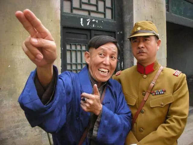 宵夜冇干炒牛河，點(diǎn)對(duì)得住辛苦嘅今日！