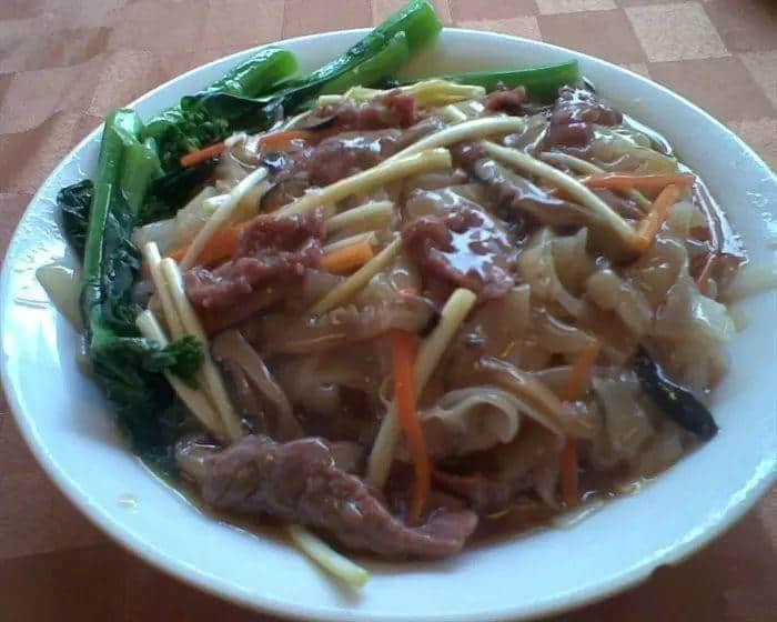 宵夜冇干炒牛河，點(diǎn)對(duì)得住辛苦嘅今日！