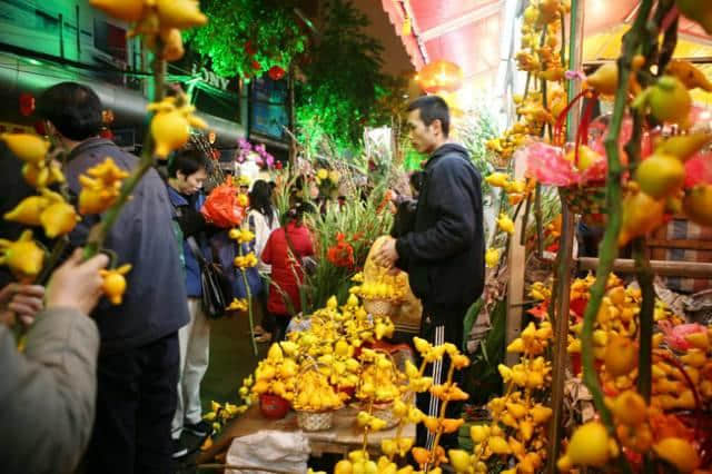 點解廣州人過年唔鐘意睇春晚？因為我哋鐘意行花街咯！