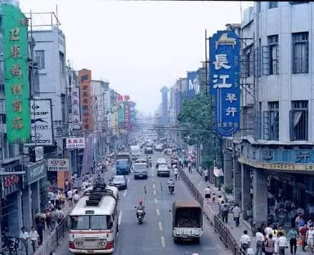 70后80后，你哋應(yīng)該點(diǎn)同00后介紹自己長(zhǎng)大嘅廣州？