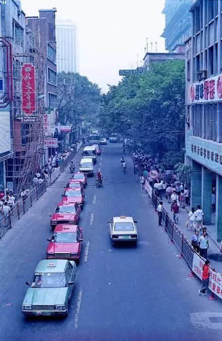 70后80后，你哋應(yīng)該點(diǎn)同00后介紹自己長(zhǎng)大嘅廣州？