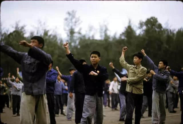 1972年嘅廣州校園生活，當(dāng)時(shí)啲學(xué)生哥能文能武！