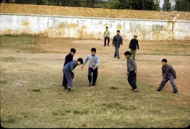 1972年嘅廣州校園生活，當(dāng)時(shí)啲學(xué)生哥能文能武！