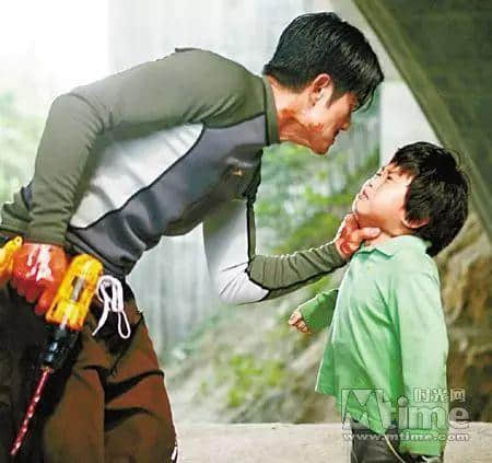 三歲出道，五歲同影帝演戲，八歲見過你所有男神，呢個(gè)就系佢哋嘅童年！