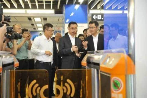 廣州公交咁擁擠，為何會成為老廣最偏愛的交通工具？