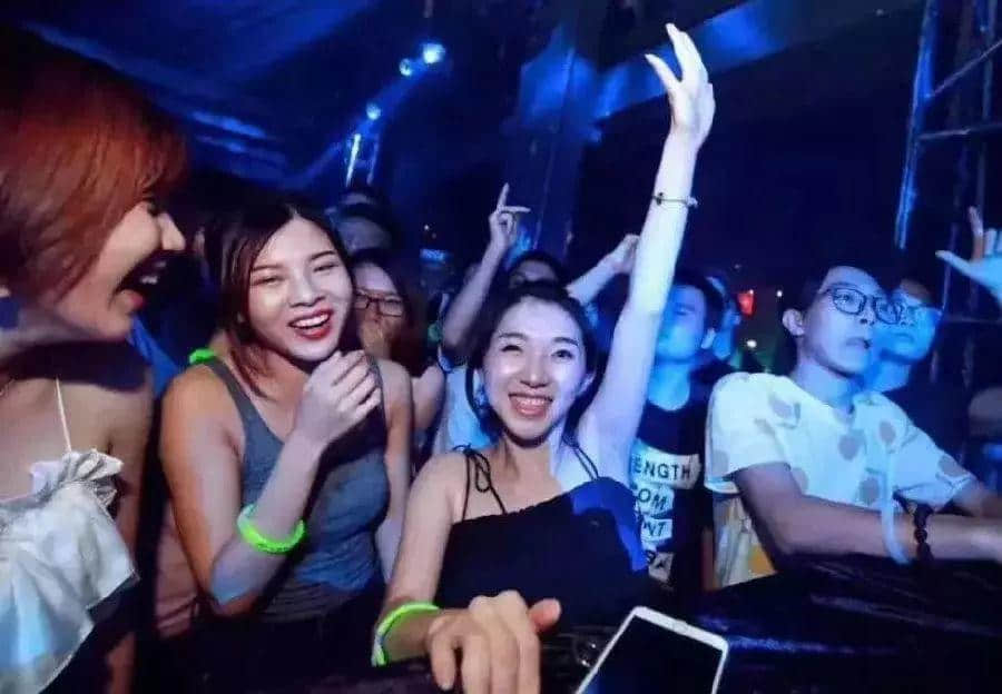 廣州春節(jié)打卡圣地，追尋光與好玩的一切，盡在這里！