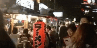 凌晨2點才關(guān)門的幼兒園讓人心酸：抱起磚就沒法抱你，放下磚就沒法養(yǎng)你 | 夜讀