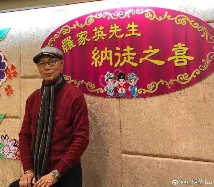 這位自帶BGM的喜劇演員身上，有你不知道的香港粵劇浮沉史