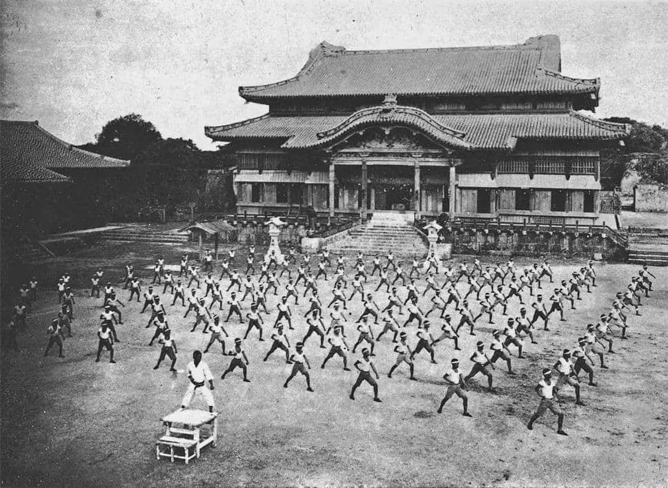 空手道是源于中國(guó)，發(fā)展于日本，流行于世界的武術(shù)