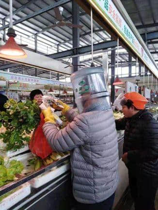 廣東人的悖論：不戴口罩不能出街，但不出街又買不到口罩