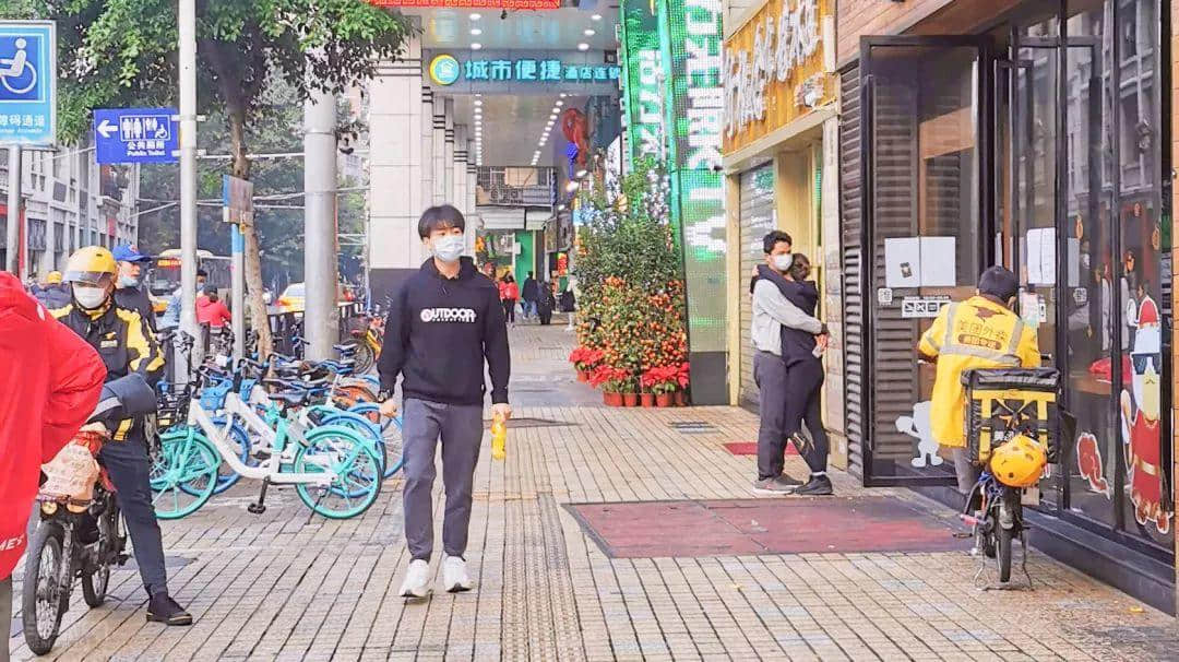 情人節(jié)的廣州街頭，沒有情人
