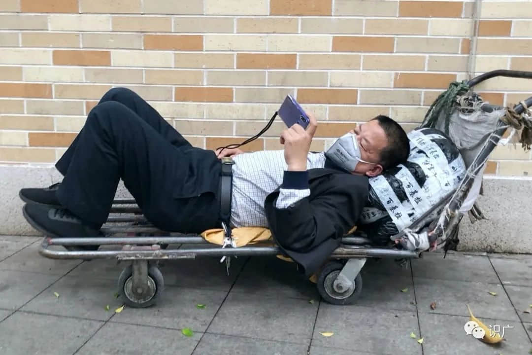廣州拉貨工:“賣力”維生的時(shí)代邊緣人 廣州拉貨工:“賣力”維生的時(shí)代邊緣人