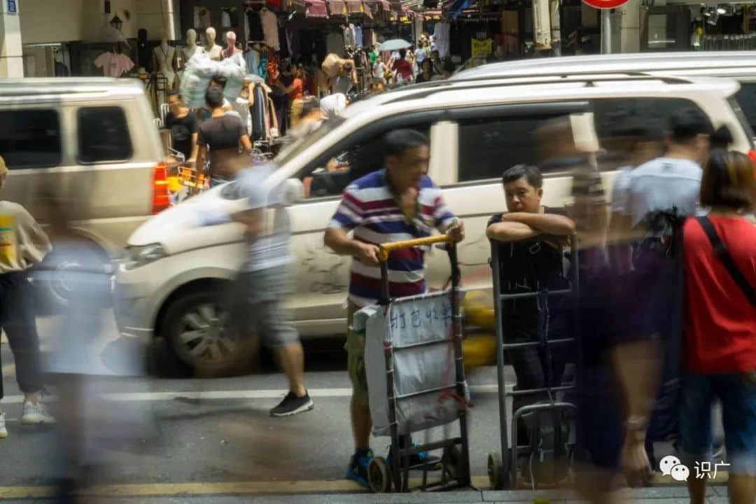廣州拉貨工:“賣力”維生的時(shí)代邊緣人 廣州拉貨工:“賣力”維生的時(shí)代邊緣人