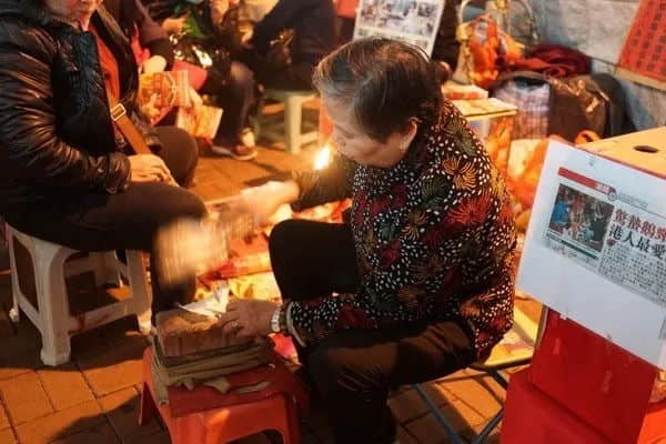 想搞掂特朗普，必須求助天橋底嘅神秘組織？