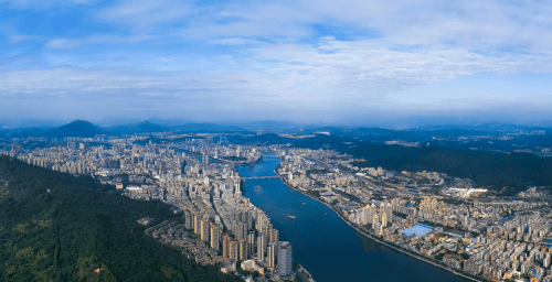 韶城碧水青山，風景宜人