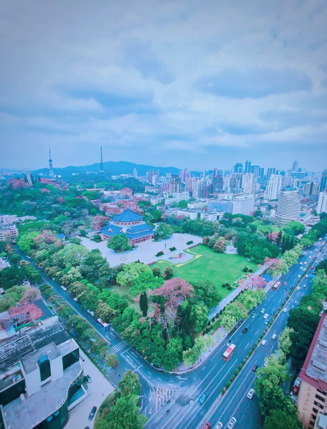 十贊英雄花，鉤沉陳恭伊 || 李建輝