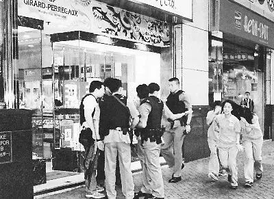 咪郁！打劫！香港的鐘表金鋪為何總是劫案頻頻？