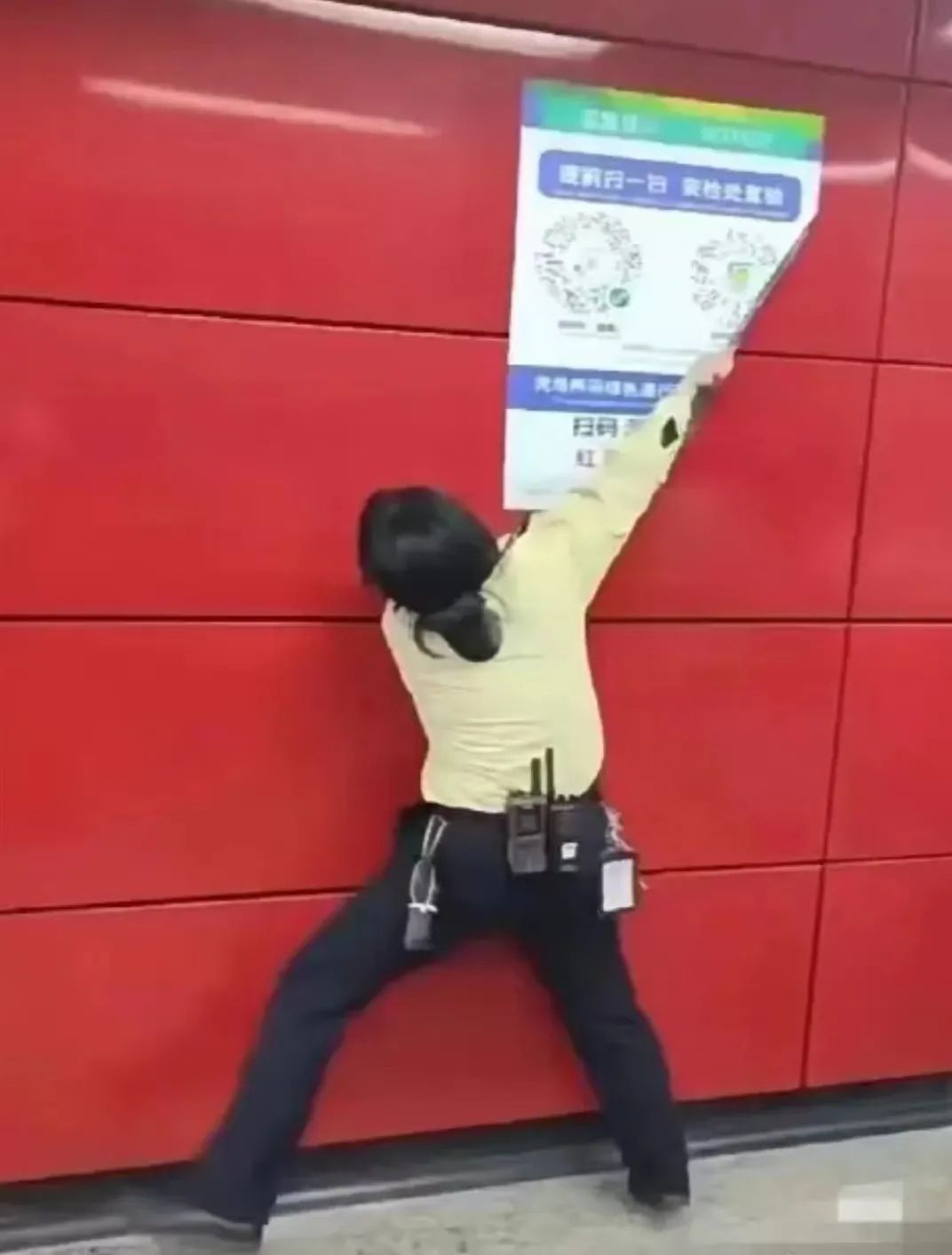 防疫政策劇變下的廣州人：兩周前囤菜，兩周后囤藥