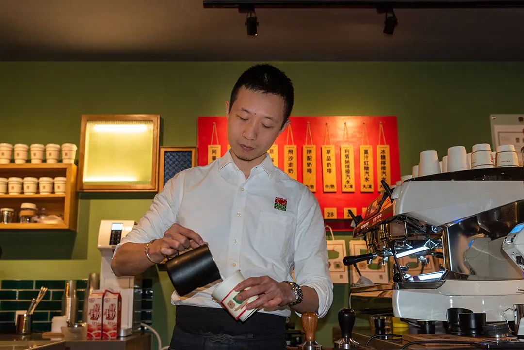 疫情反復(fù)暴擊餐飲業(yè)，但廣州的咖啡店為何越開越多？