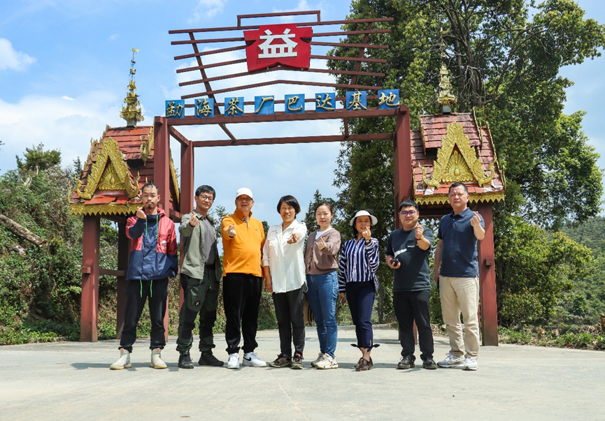 走訪巴達基地（何華亮 攝）