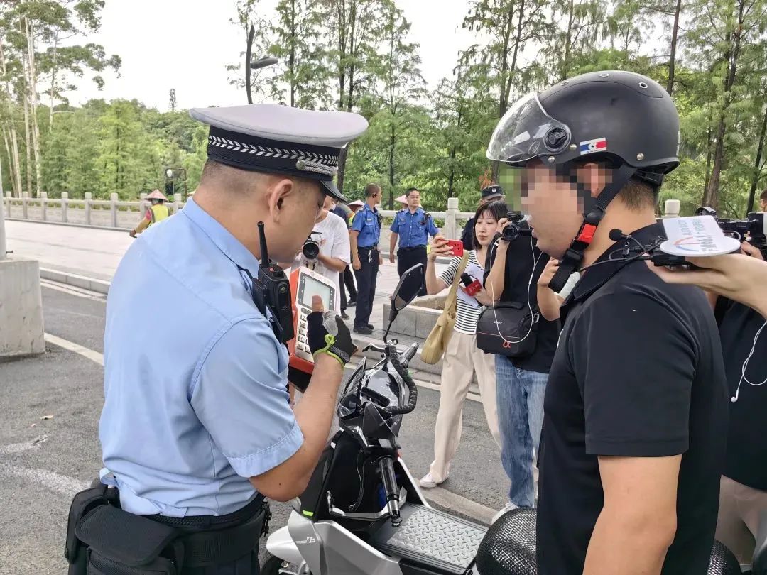 把“電雞”列入機(jī)動(dòng)車管理，能解圍城死結(jié)嗎？