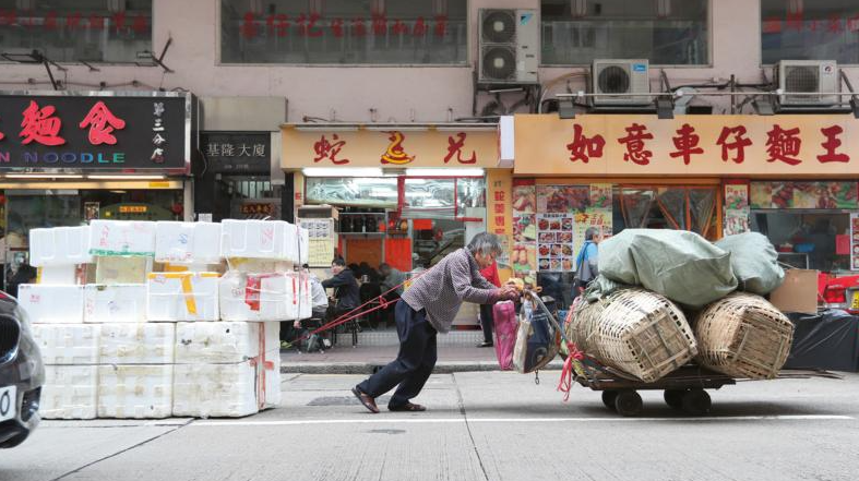 努力就可改變命運(yùn)？香港富豪體驗(yàn)窮人生活痛哭流涕！