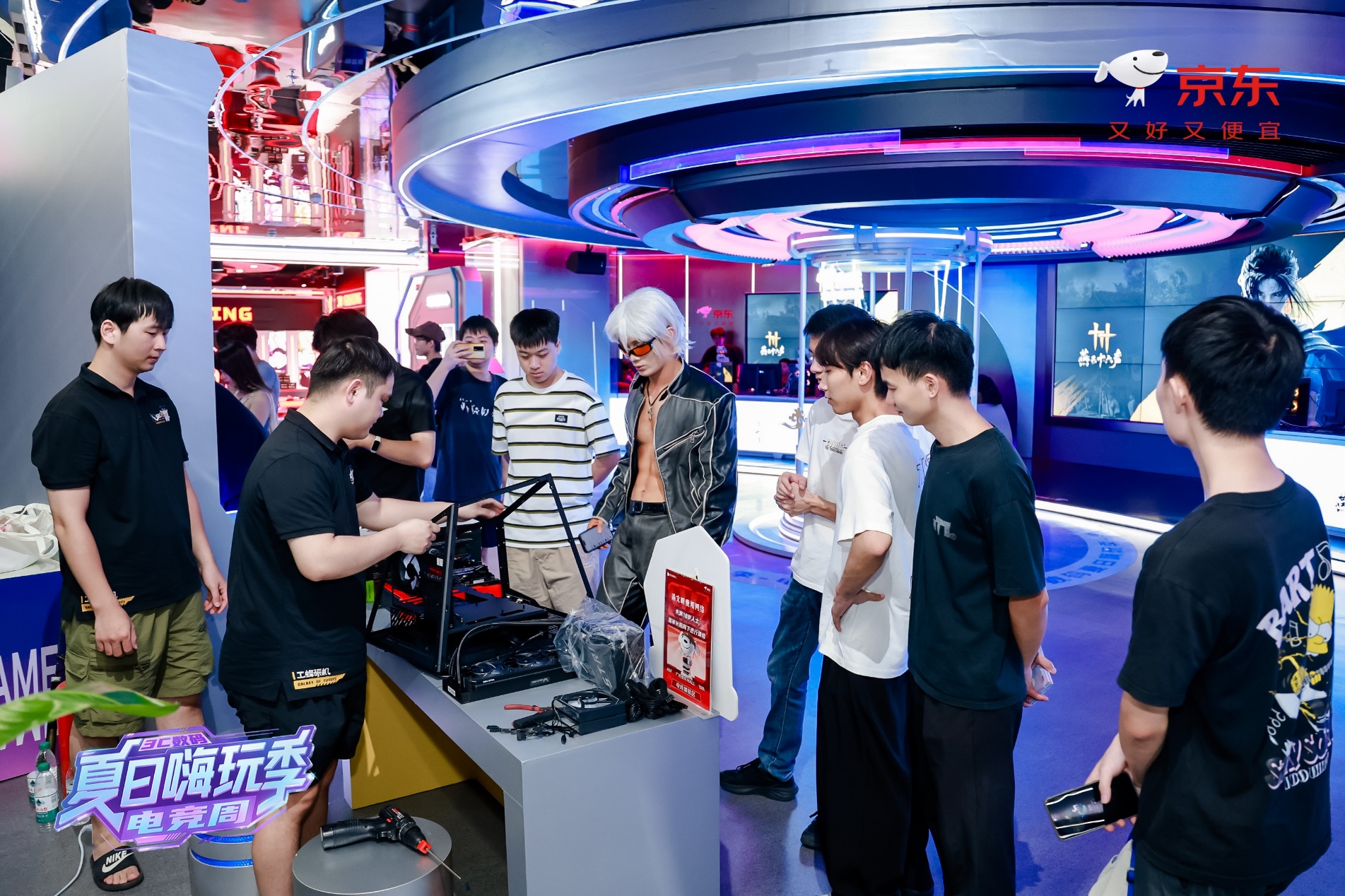 京東3C數(shù)碼“夏日嗨玩季-電競(jìng)周”燃動(dòng)廣州 NVIDIA、工蜂等稀缺裝備齊亮相