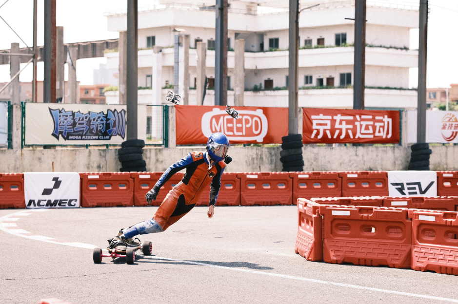 2025電動滑板聯(lián)賽在穗收官，上京東選購滑板更有滿1元享8折等多重優(yōu)惠