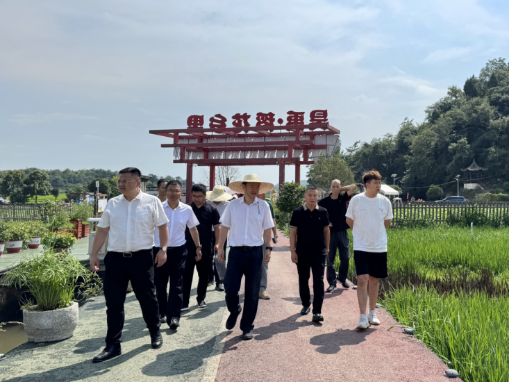 粵黔協(xié)作工作隊赴平壩調(diào)研東西部協(xié)作項目