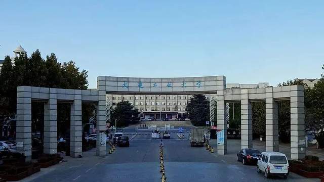 艷照門17年后，我們卻還活在艷照門里